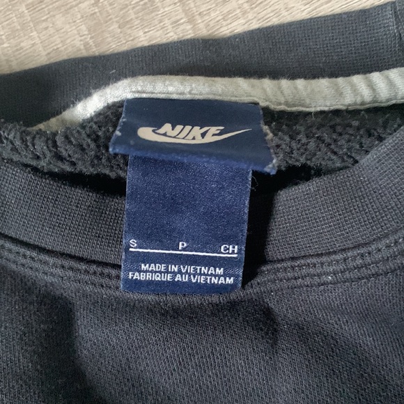 Black, Small Nike crewneck - Picture 3 of 3